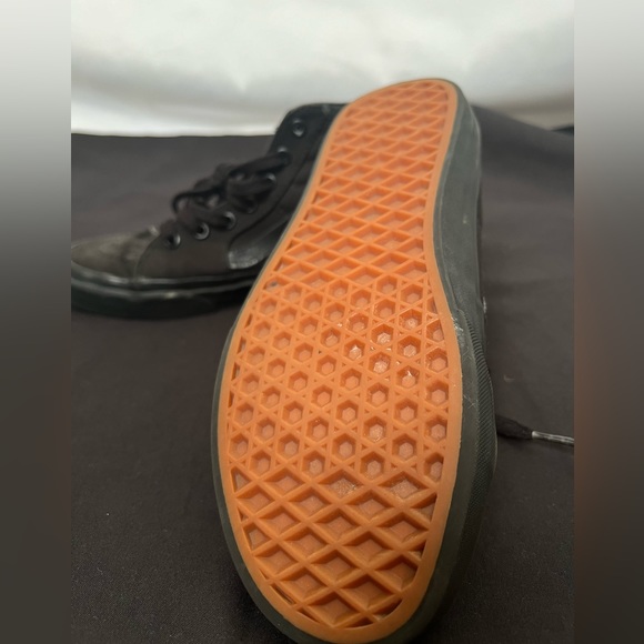 Vans - Picture 6 of 6